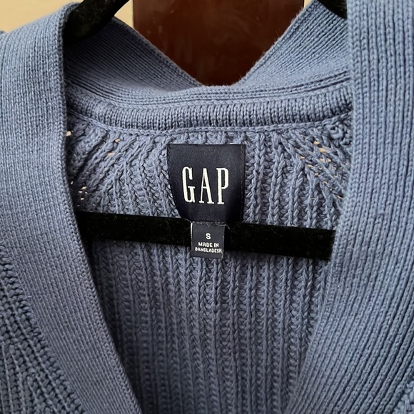 GAP 100% Cotten button up cardigan - Picture 2 of 7